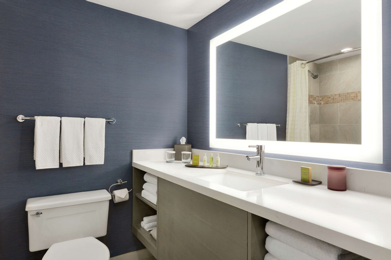 Bathroom 15