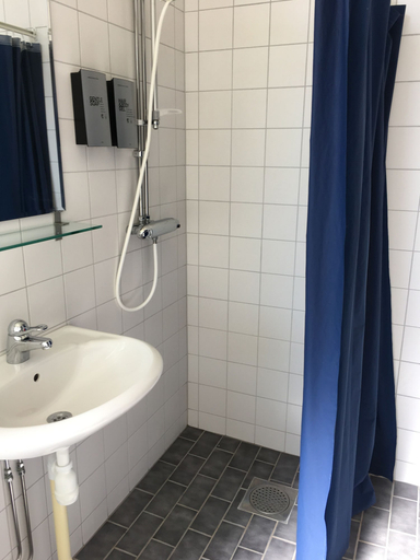 Bathroom 4, Hotell Hässlö, Västerås