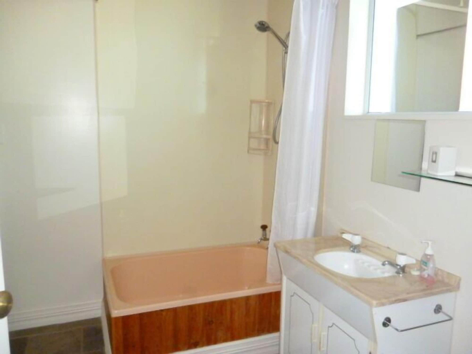 Bathroom 3, Mackenzie Lodge, Mackenzie