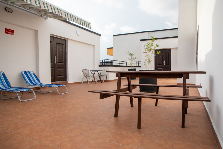 Property grounds 4, Executive Large Room With Ensuite, Accra