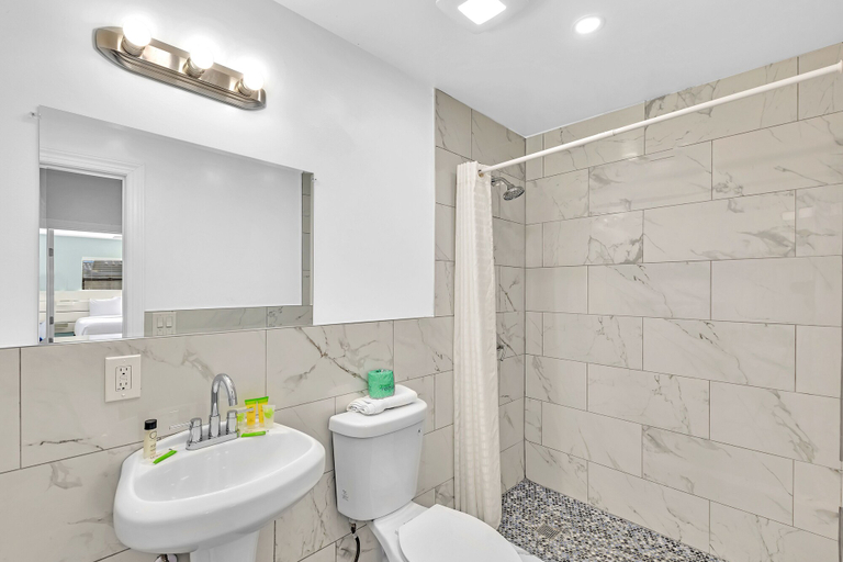 Bathroom 3, Neptune Oceanfront Rentals, Broward