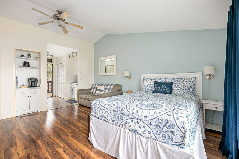 The Shores Bay View Unit 5586, Grand Traverse