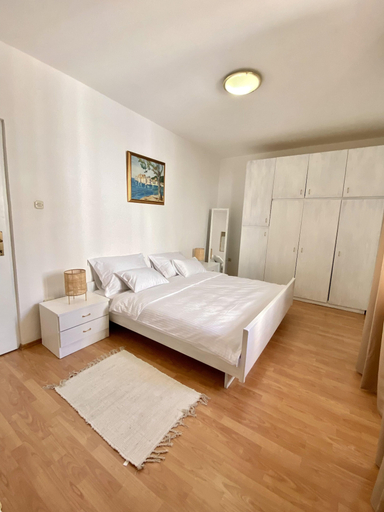 Room 4, Spacious 2-bed Apartment in Cavtat, Konavle