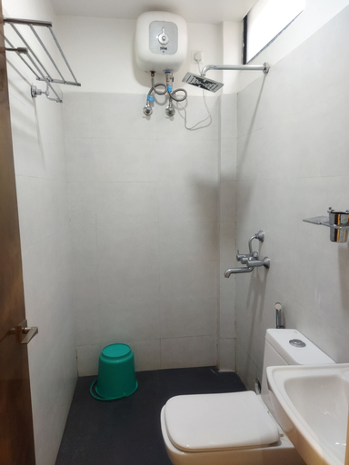 Bathroom 4, Assam Lodge, Kamrup Metropolitan