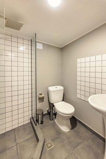 Bathroom 4, Salve, Tbilisi