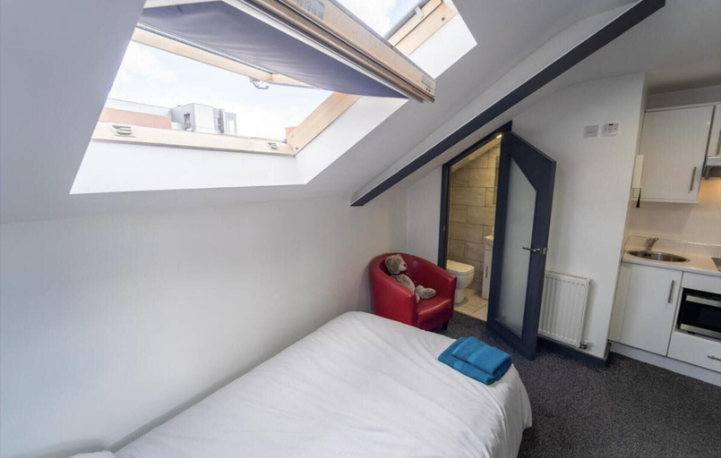 Bedroom 5, Fully Serviced Studio Available Close to the City, Birmingham
