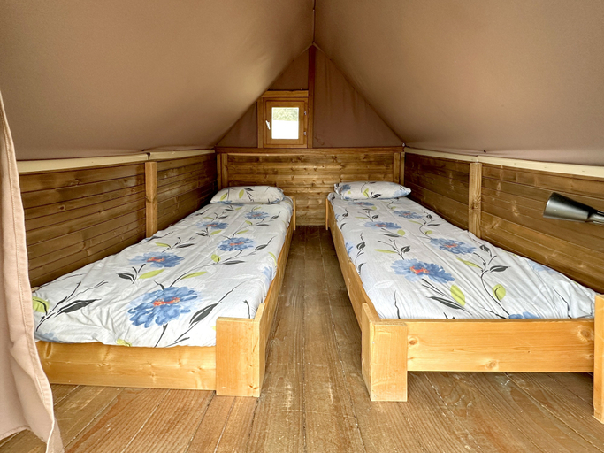 Bedroom 2, Camping Rural Montori, Girona