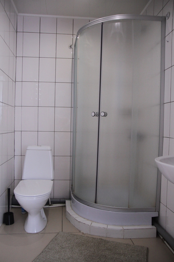 Bathroom 3, Apartments Sedmoye Nebo, Chelyabinsk gorsovet