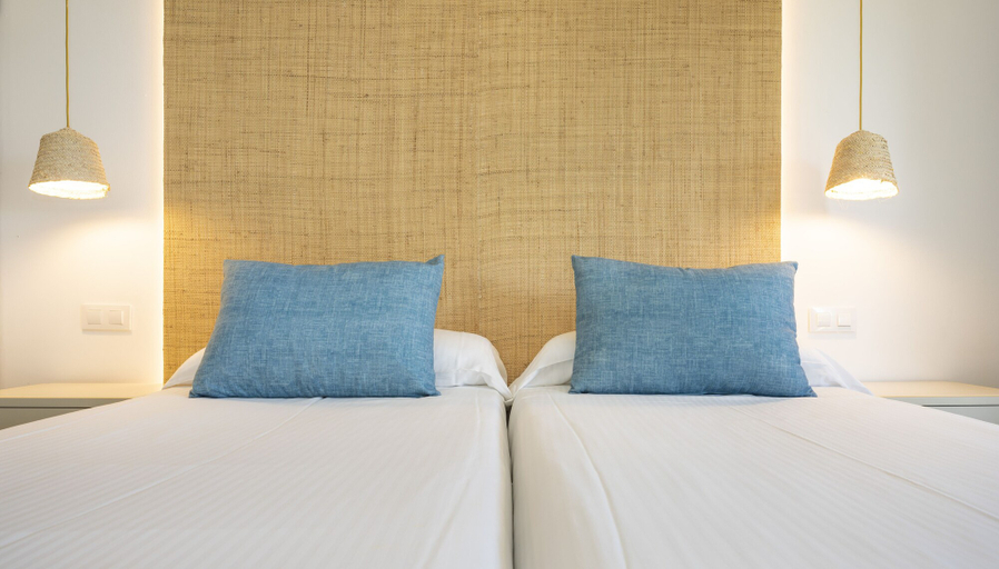 Bedroom 3, Apartamentos Sinfony, Baleares