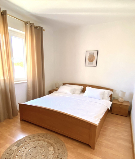 Room 5, Spacious 2-bed Apartment in Cavtat, Konavle
