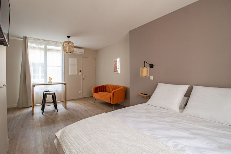 Bedroom 5, Le Coursarlon, Cher