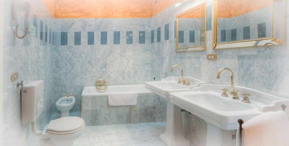 Bathroom 5, Hotel Torre Guelfa, Florence