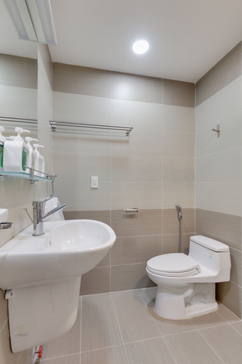 Bathroom 5, Saigon Authentic Hostel & Tours, District 4