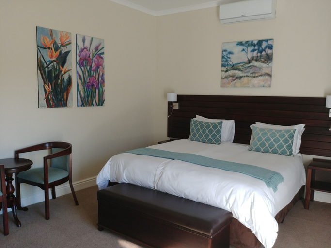 Bedroom 3, Clos Malverne Wine Estate Accommodation, Cape Winelands