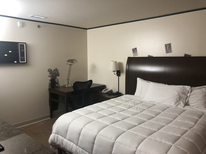 Bedroom 4, Simple Rewards Inn Shelbina, Shelby