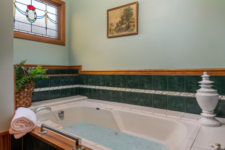 Bathroom 4, Angel At Rose Hall, Carroll