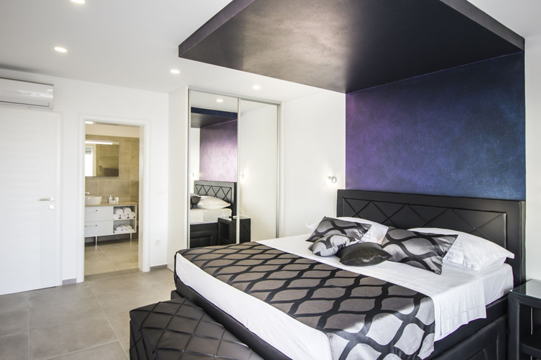 Bedroom 2, Luxury Villa High Hopes with Pool, Makarska
