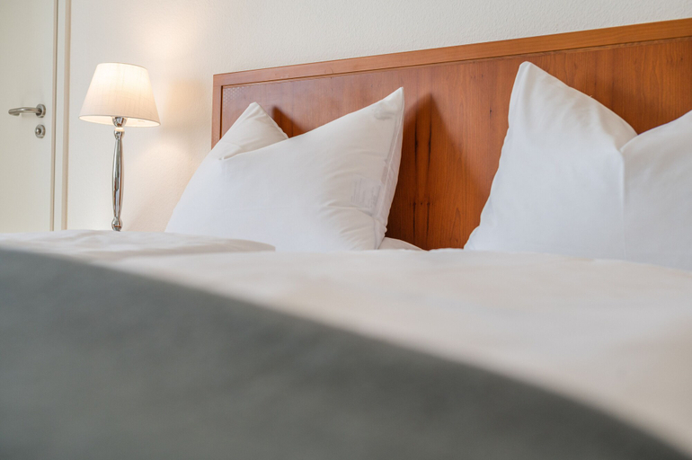 Bedroom 4, Hotel am Kirchplatz, Bodenseekreis
