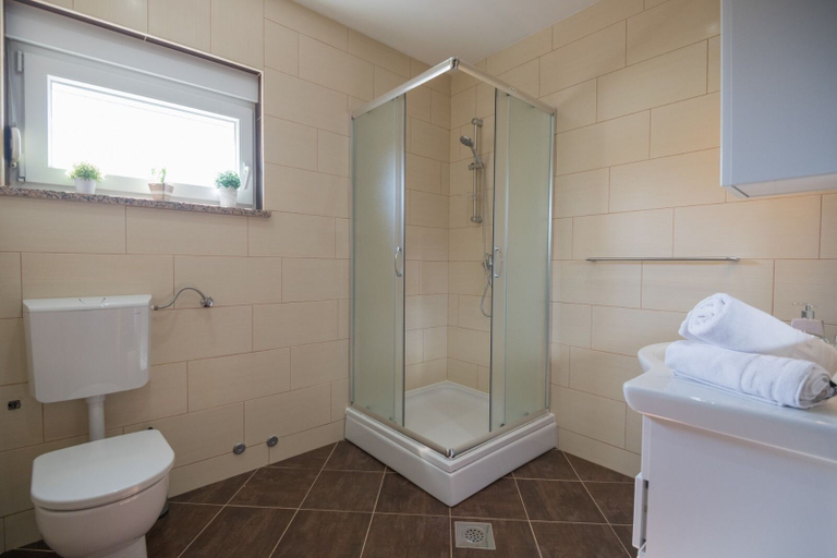Bathroom 4, Villa Dalmatina, Podbablje