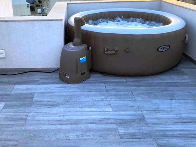 Property grounds 5, Seafront Penthouse Triplex- Roof Terrace & Hot Tub, St Julian's