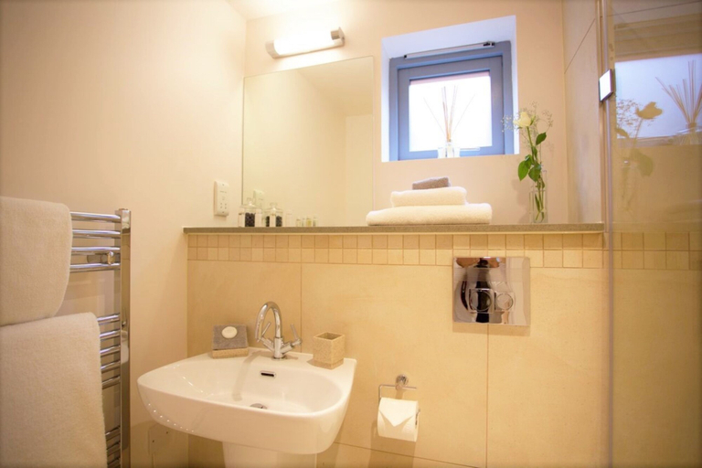 Bathroom, Citystay Living - Citygate, Cambridgeshire