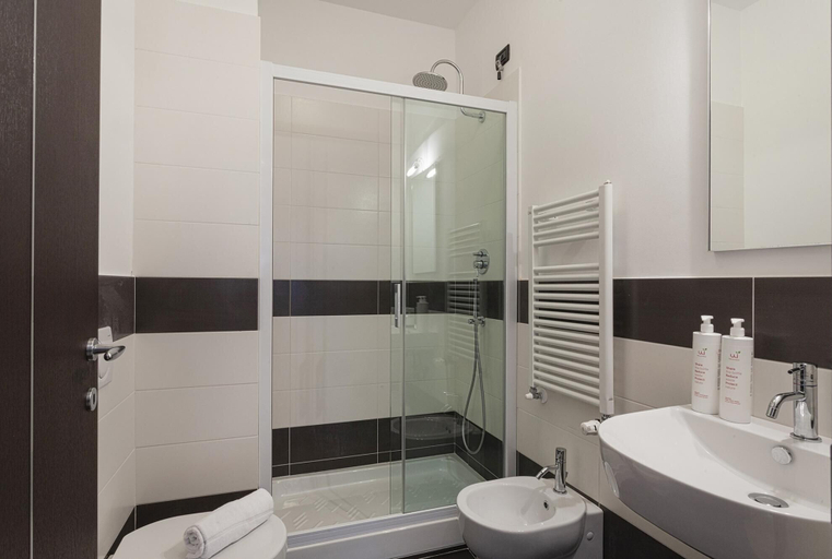 Room 5, Shelley Apartments - Sun by Wonderful Italy, Genova