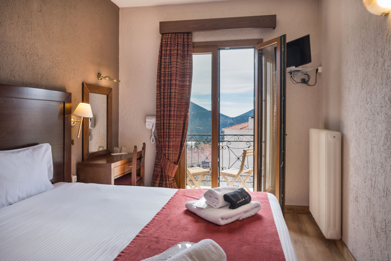 Bedroom 2, Arahova Inn Hotel, Central Greece