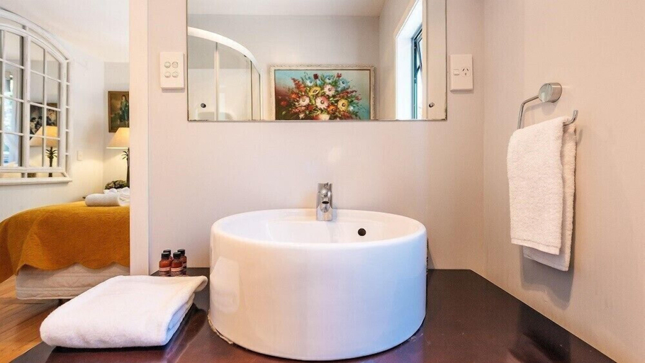 Bathroom, The Vintage Cottage, Auckland