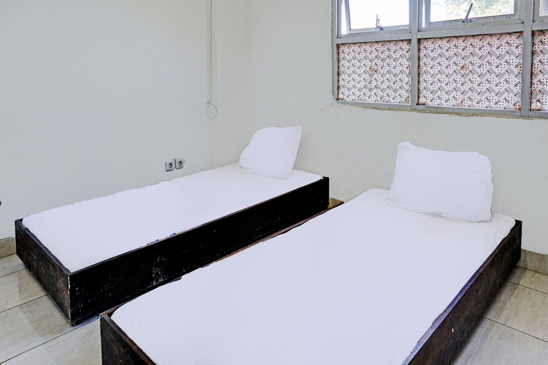 Bedroom 4, SPOT ON 92374 Penginapan Rusunawa, Malang
