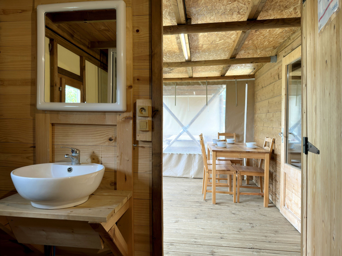 Bathroom 3, Camping Rural Montori, Girona