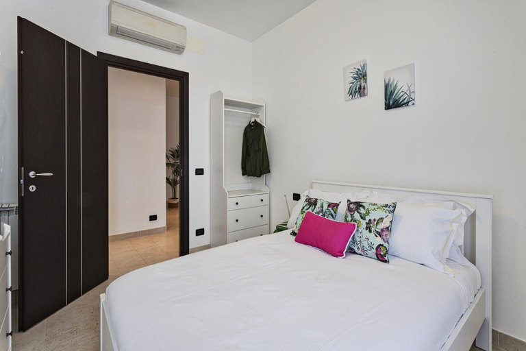 Room 3, Shelley Apartments - Sand by Wonderful Italy, Genova