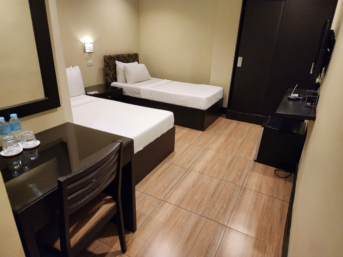 Green Glass Hotel, Calamba City