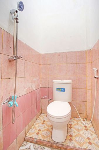Bathroom 3, Hotel O Sejahtera Syariah, Tulang Bawang