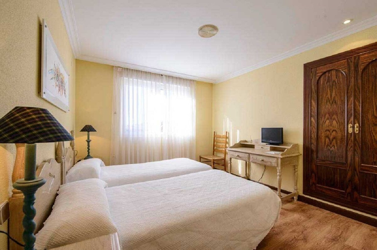 Bedroom 4, Hotel Rio Cea, León