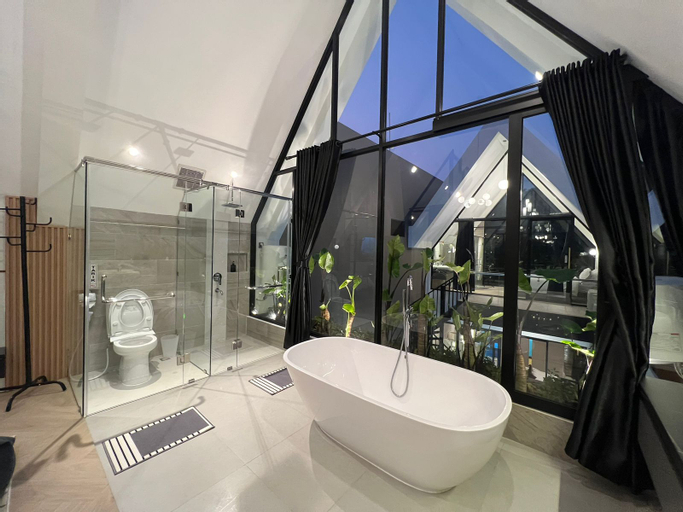Bathroom 4