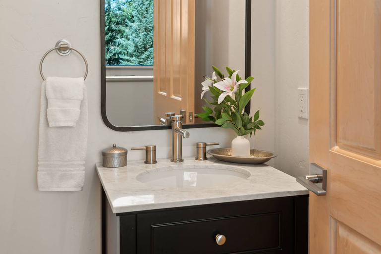 Bathroom 4, Faraway Road Home, Pitkin