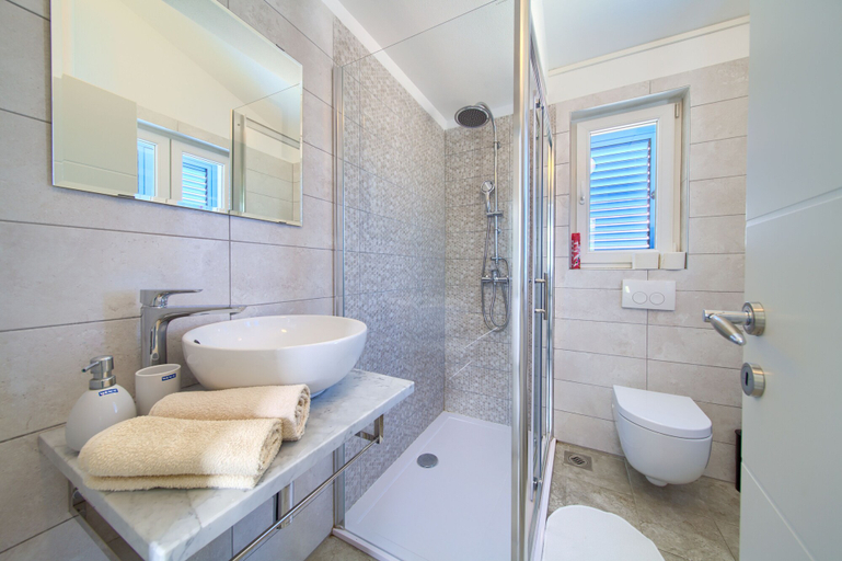 Bathroom 3, Apartments Mali Nono, Krk