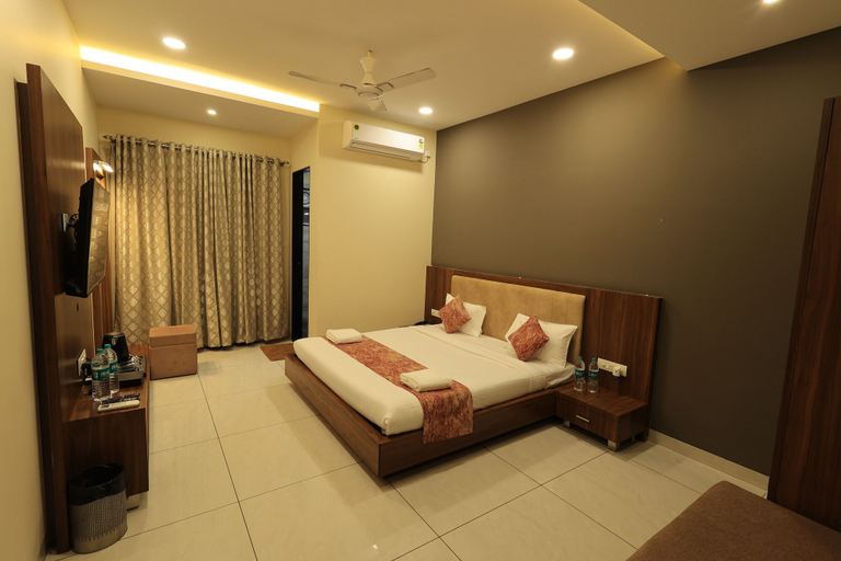 Bedroom 2, Krishna Hotel And Resort, West Nimar