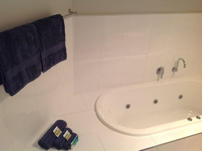 Bathroom 4