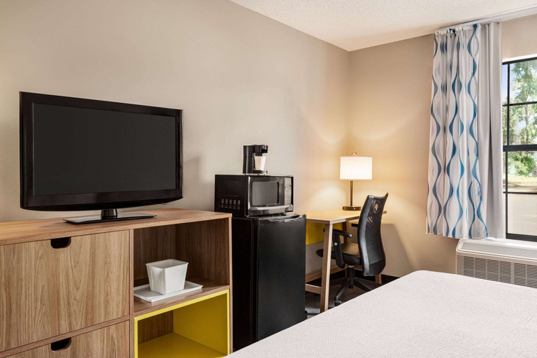 Bedroom 3, Days Inn by Wyndham Shallotte, Brunswick
