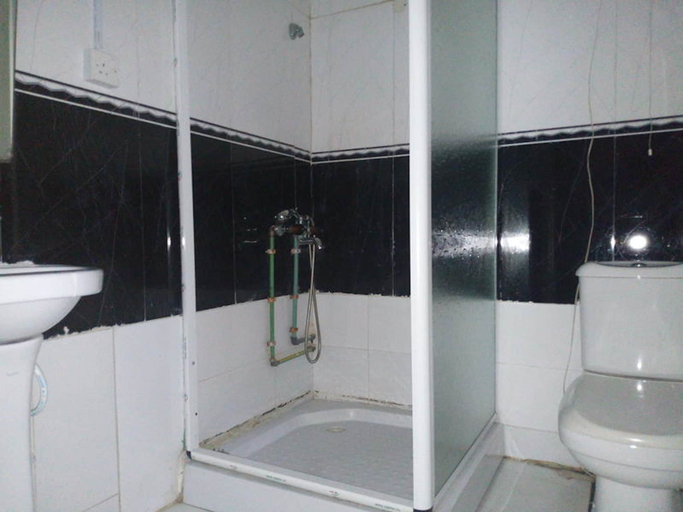 Bathroom, House 1759, Uyo