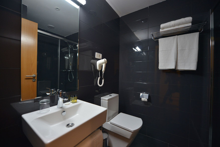 Bathroom 3, Hotel Annakhil, Rabat