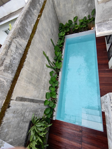 Swimming Pool 11