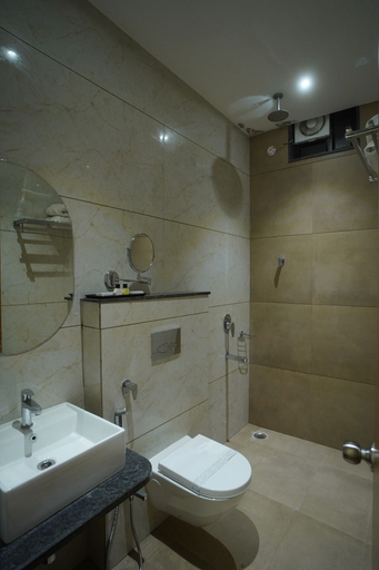 Bathroom 5, Hotel Lunar Stays, Bhopal