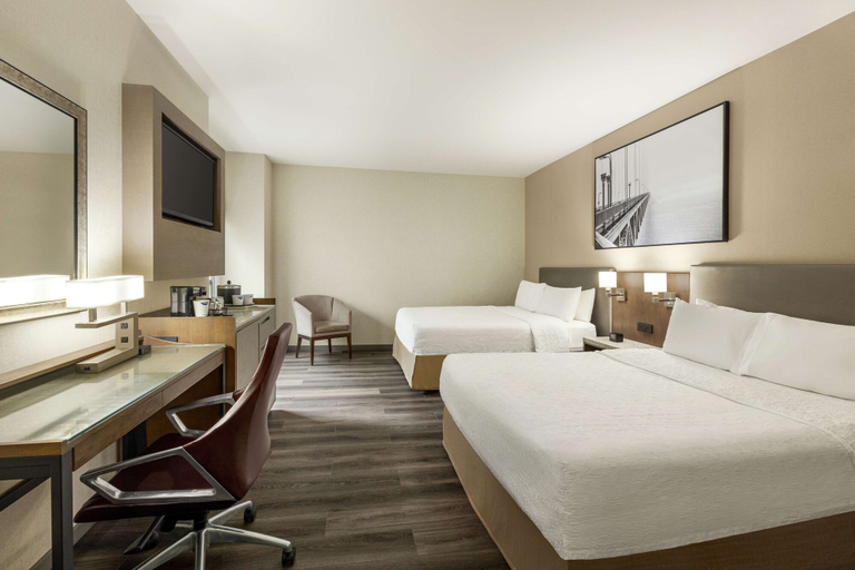 Bedroom 4, Hampton Inn San Francisco Downtown/Convention Center, San Francisco