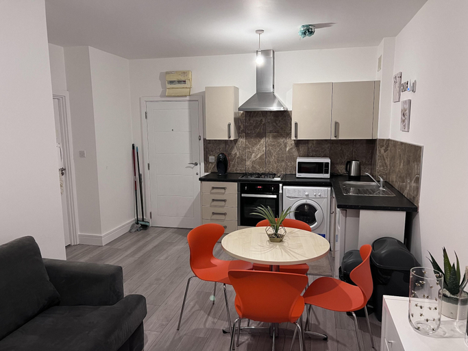 Private kitchen, Fantastic 1-bedroom Flat, Surrey