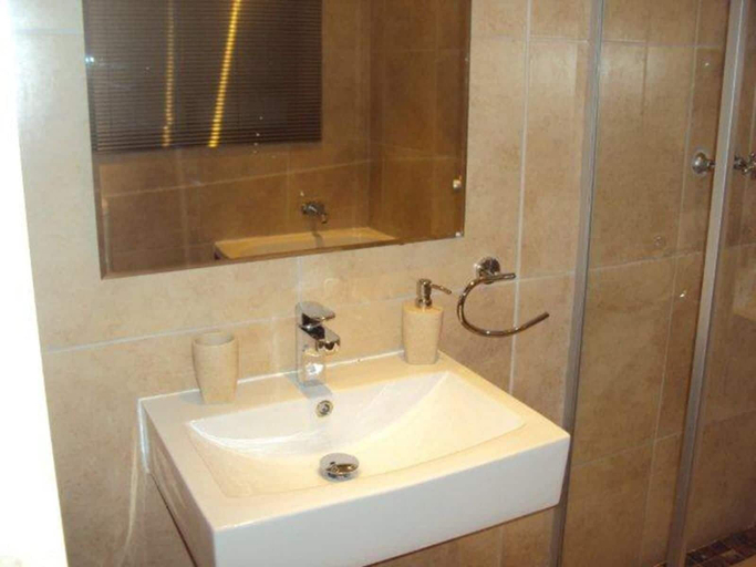 Bathroom 2, Villa La Vida- Self-Catering House, eThekwini