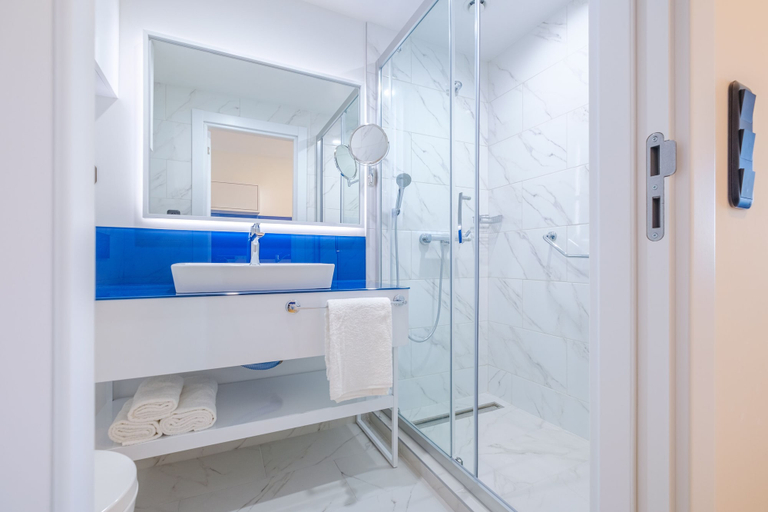 Bathroom 3, Orbi City Hotel Official D Block, Batumi