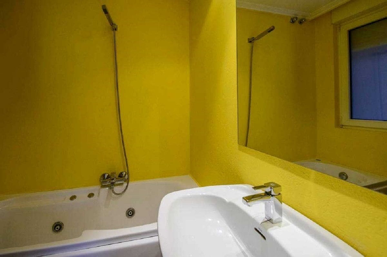 Bathroom 5, Hotel Rio Cea, León