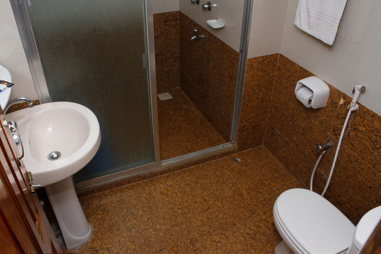 Bathroom 3, Cox's Hilton, Cox's Bazar